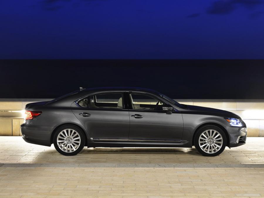  Lexus LS600h L 2012 года  (EU) (фото 13 из 13)